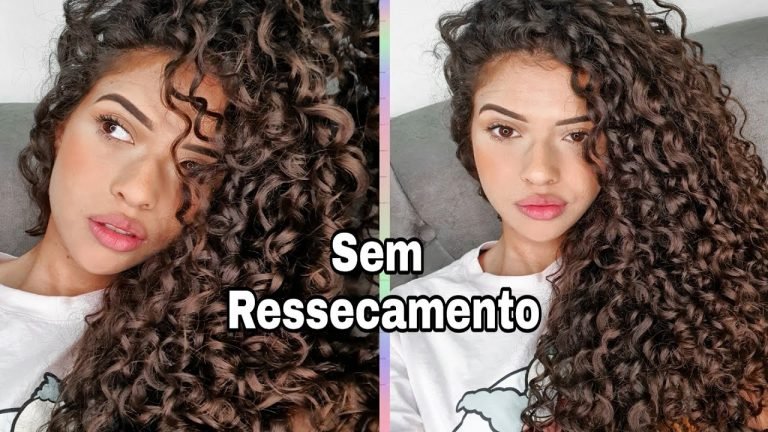 Leia mais sobre o artigo Dicas para Evitar o Ressecamento no Cabelo Cacheado 💫| Vitoria Lorrayne